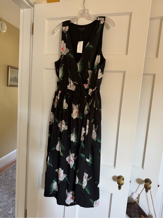 Banana Republic Dresses & Skirts - Banana Republic - Magnolia Floral, Tie-Waist Midi Dress